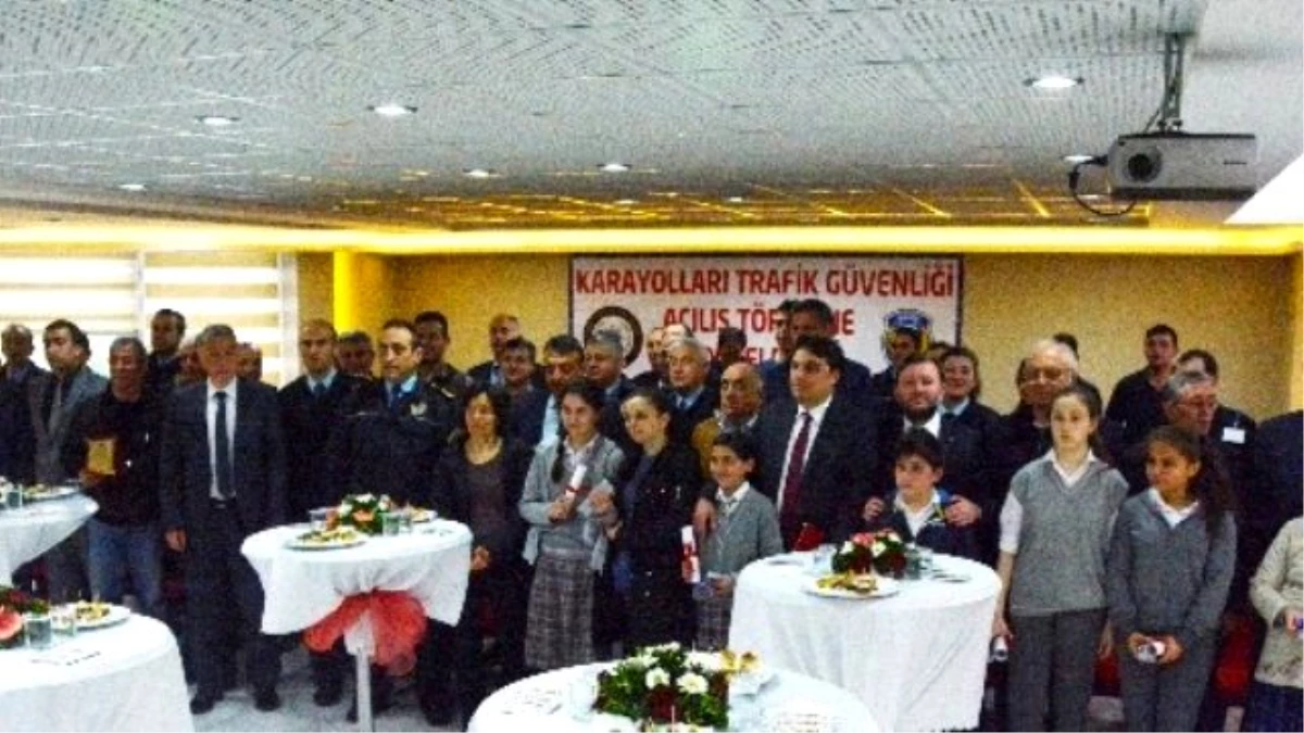 Trabzon\'da "Karayolu Trafik Güvenliği Günü" ve "Karayolu Trafik Haftası" Etkinlikleri