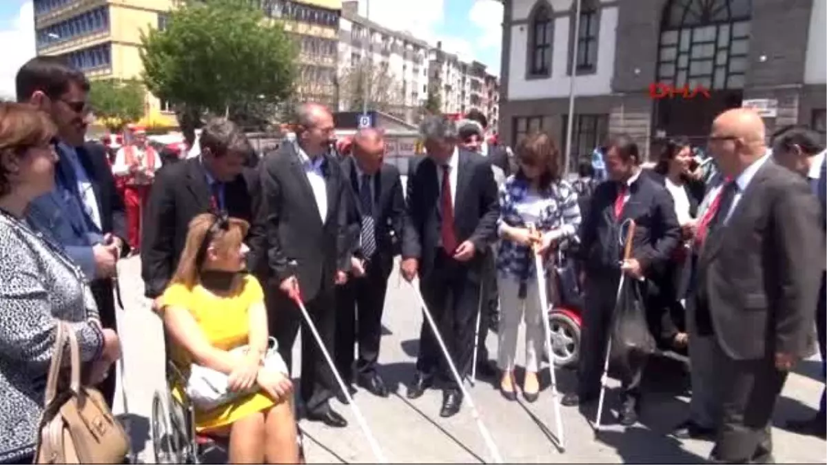 Afyonkarahisar - Belediye Başkanı Engelli Bastonuyla Yürümeye Çalıştı