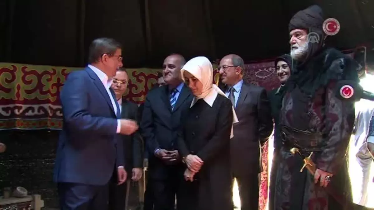 Başbakan Davutoğlu, "Diriliş Ertuğrul" Dizi Setini Ziyaret Etti (2)