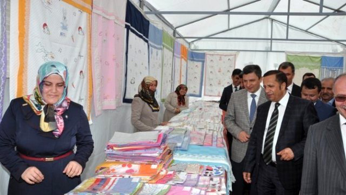 Başkan Toltar \'Hayır Çarşısı Kermesini\' Açtı