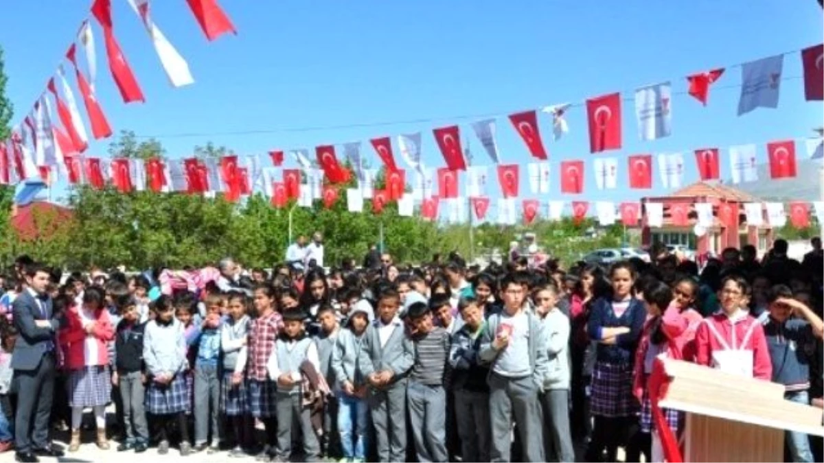 Çeleğen: "Eğitime Her Türlü Desteği Sunmaya Hazırız"