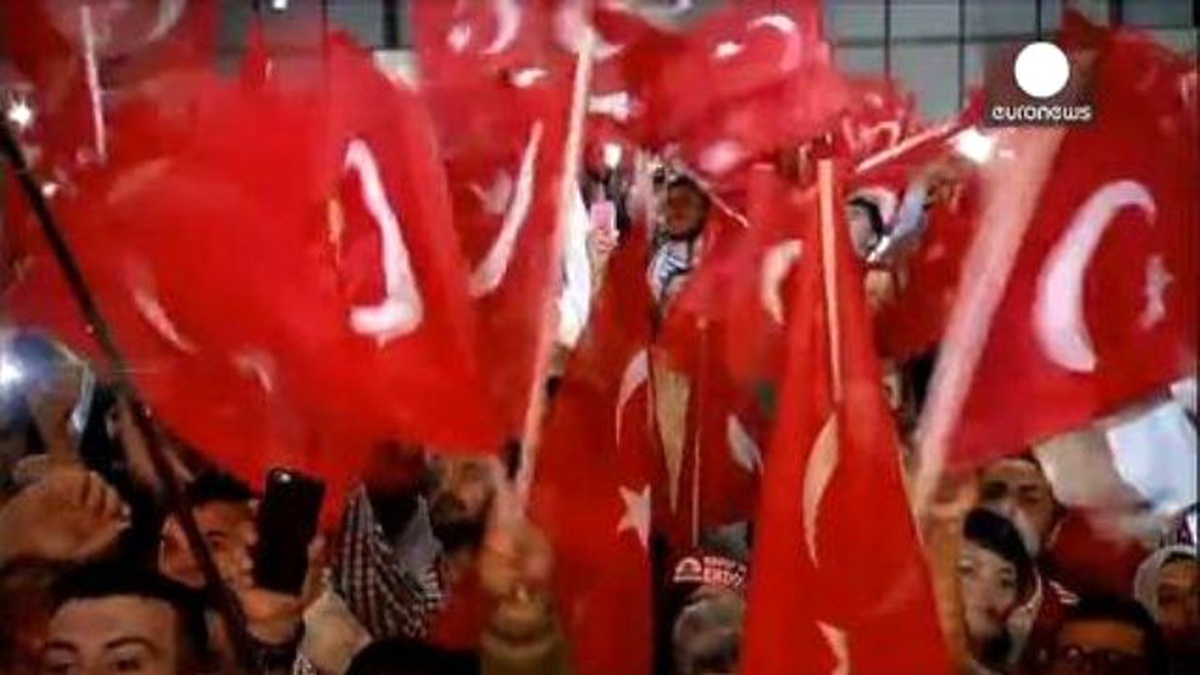 Erdoğan\'dan Gurbetçilere \'Sandığa Gidin\' Çağrısı
