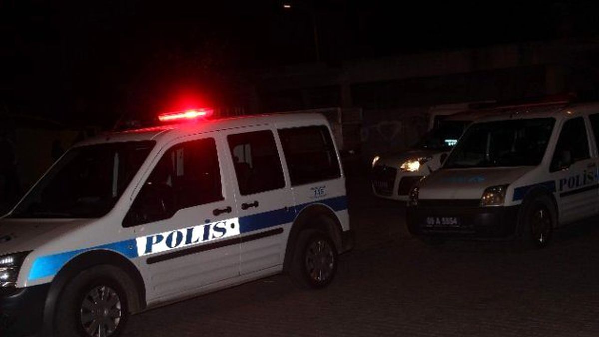Erkekler Kavga Etti, Yoldan Geçen Bir Kadın Ağır Yaralandı