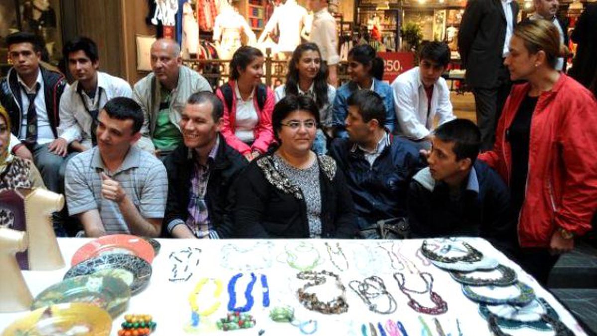 Gaziantep\'te Engelli Öğrenciler Kermes Açtı