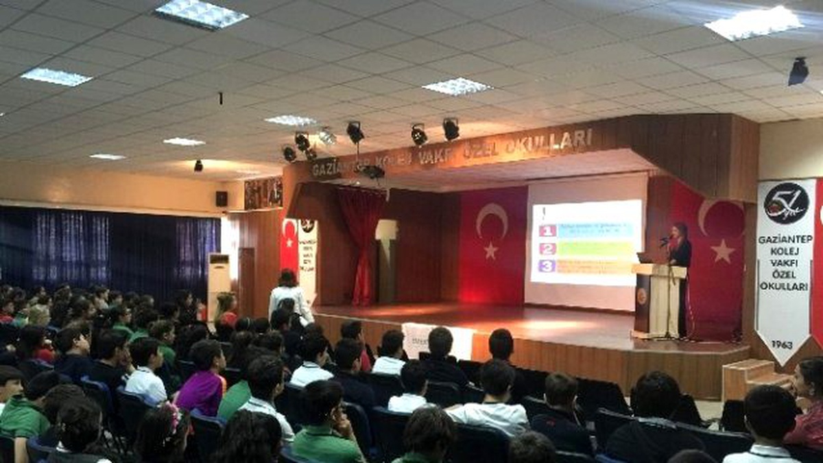 Gkv Ortaokulu\'nda Sağlıklı Beslenme Konferansı