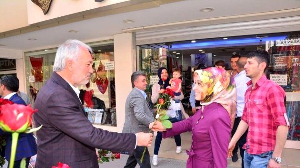 Kütahya Belediye Başkanı Saraçoğlu: Annelerimizin Kıymetini Bilelim