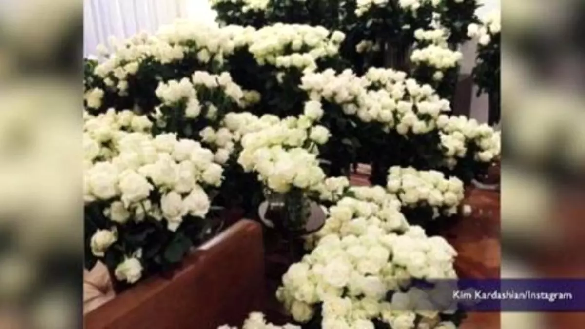 Kanye West Fills Kim Kardashian\'s Room With Roses For Mother\'s Day