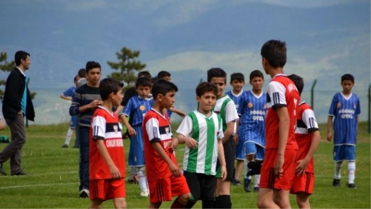 Kastamonu Amatör Kulüpler U-12 Futbol Şöleni Tosyada Yapıldı