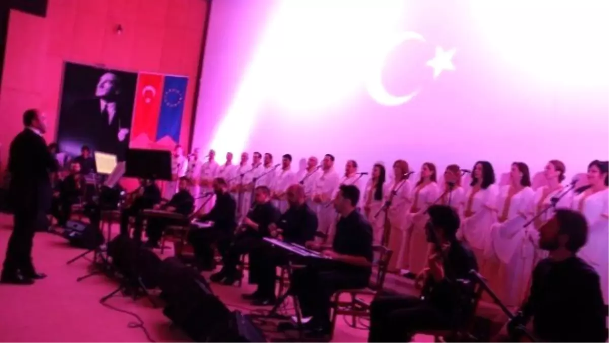 Medeniyetler Korosu Sivas\'ta Konser Verdi