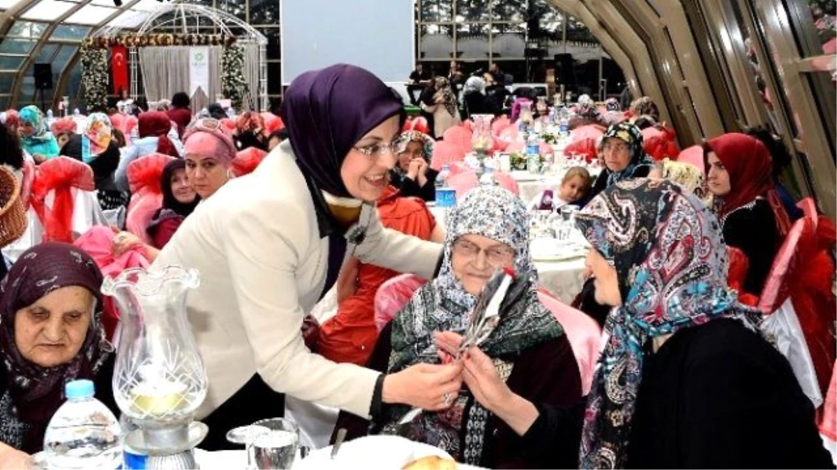 Meram\'da Anneler Günü Etkinliği