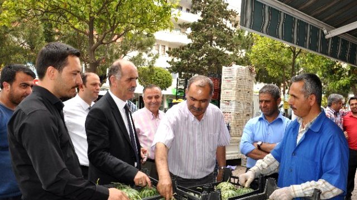 MHP Adayı Uyar, Mahmutlar Esnafını Ziyaret Etti
