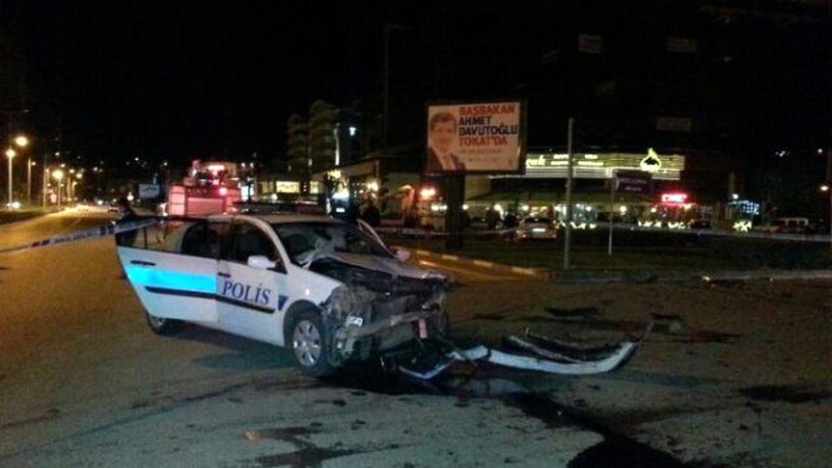 Polis Otosu Kaza Yaptı: 3 Yaralı