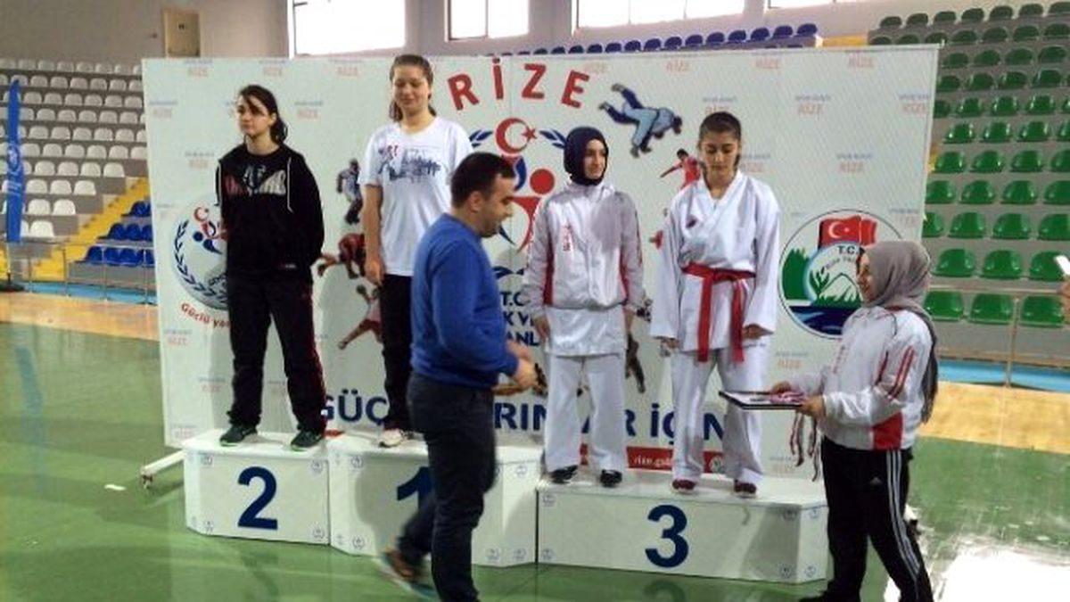 Rize\'de Karate Grup Müsabakaları Sona Erdi