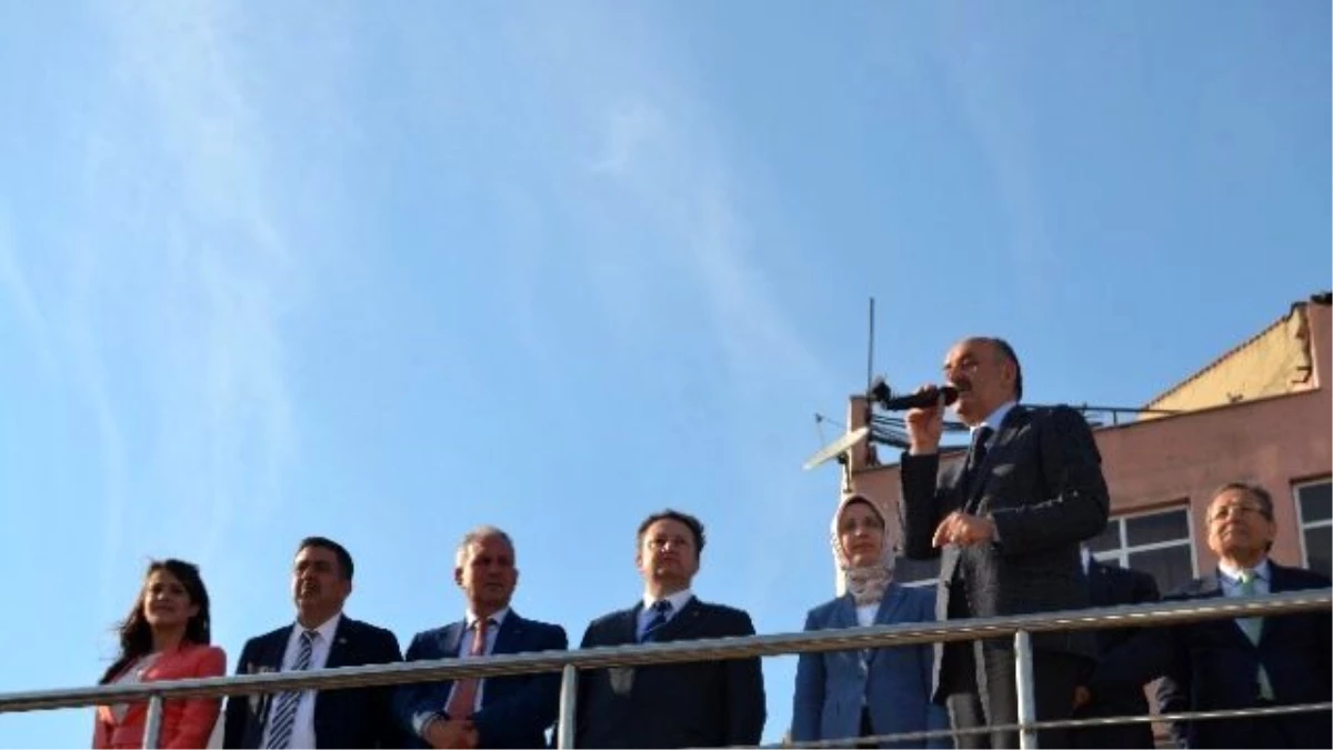Sağlık Bakanı Müezzinoğlu Burhaniye\'de Miting Yaptı
