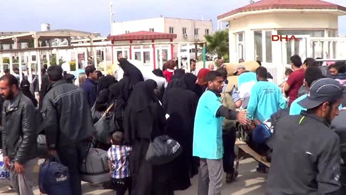 Şanlıurfa 300 Suriyeli Ülkesine Döndü