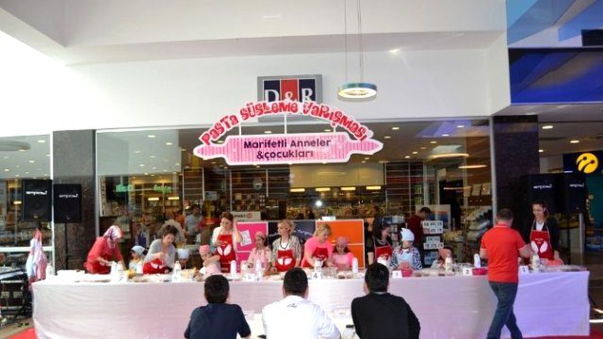 Yeşilyurt Avm\'de Pasta Süsleme Yarışması