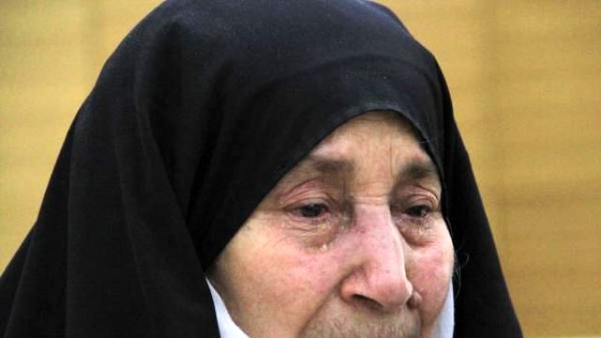 12 Yıldır Felçli Oğluna Bakan Anne Yılın Annesi Seçildi
