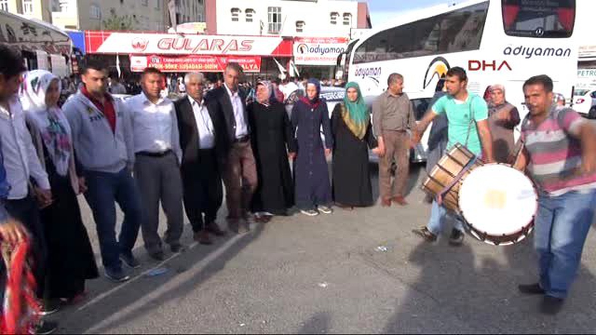 Adıyaman?da Davullu Zurnalı Asker Uğurlaması