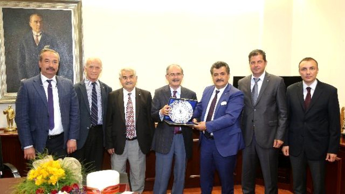 Ahilik Haftası Komitesi\'nden Başkan Büyükerşen\'e Ziyaret