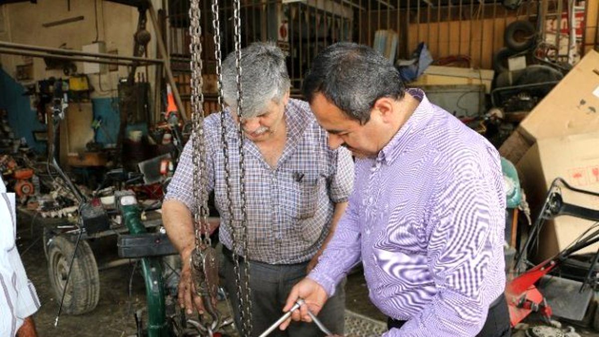 AK Parti Milletvekili Samani, Çapa Makinesi Tamir Etti