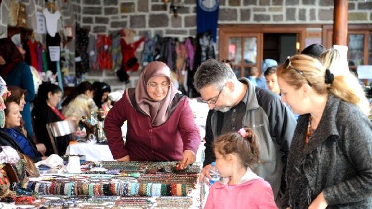 Alışveriş İçin Hamamönü\'ne