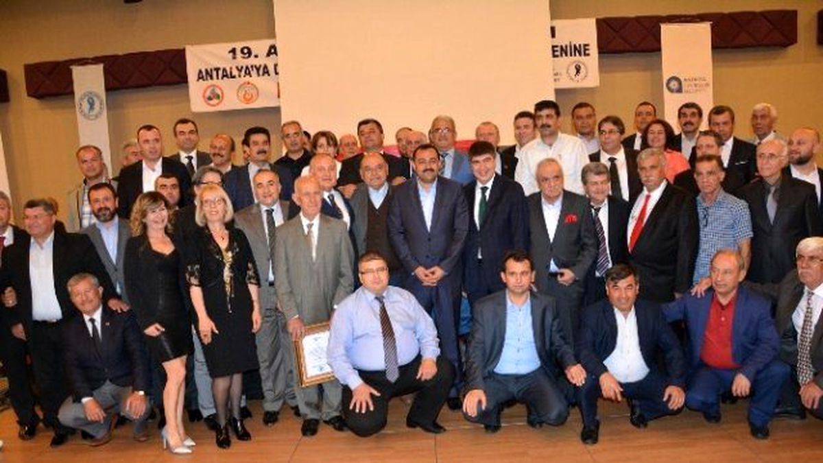 Antalya\'ya Değer Katan Lezzet Ustaları"Na Teşekkür Plaketi