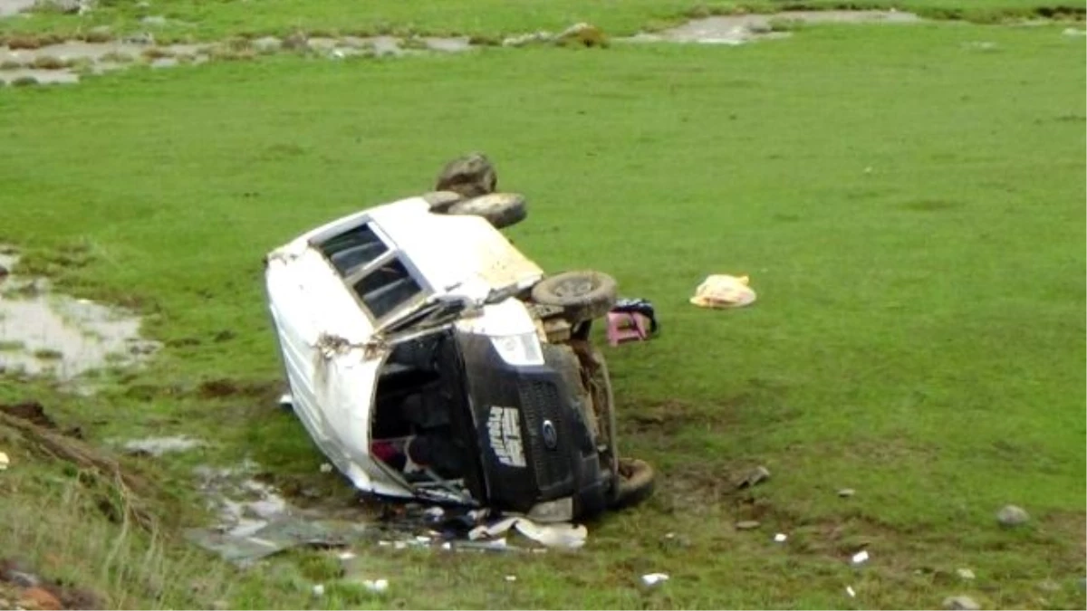 Ardahan\'da Zincirleme Trafik Kazası: 6 Ölü, 17 Yaralı