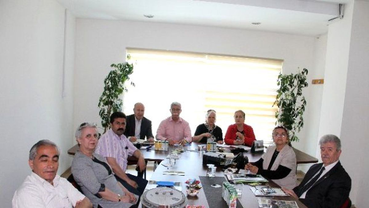 Aşıklar ve Yazarlar Gemlik\'te Buluştu