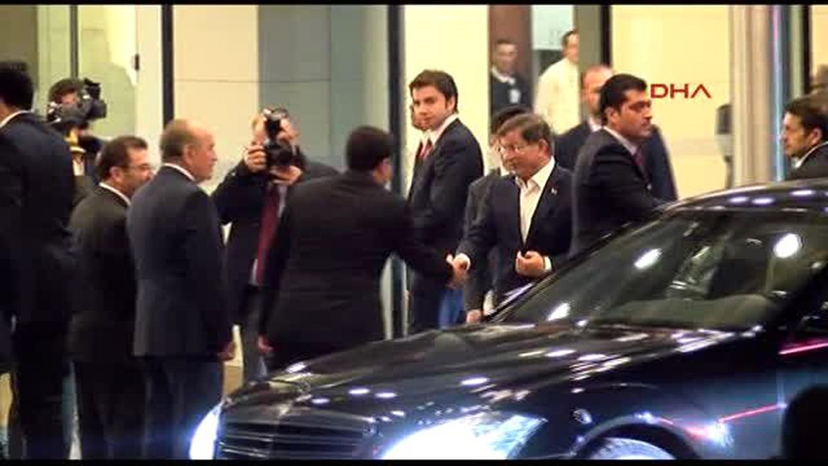 Başbakan Davutoğlu Ankara\'ya Gitti