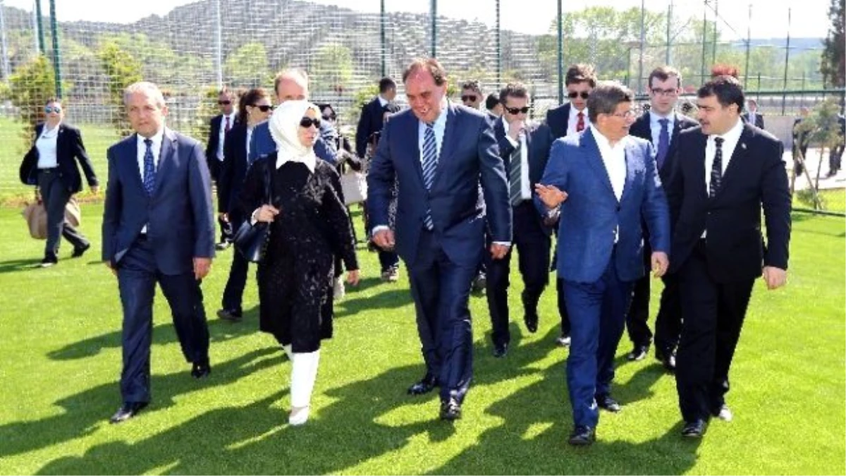 Başbakan Davutoğlu Riva\'yı Gezdi, Maç Sözü Verdi