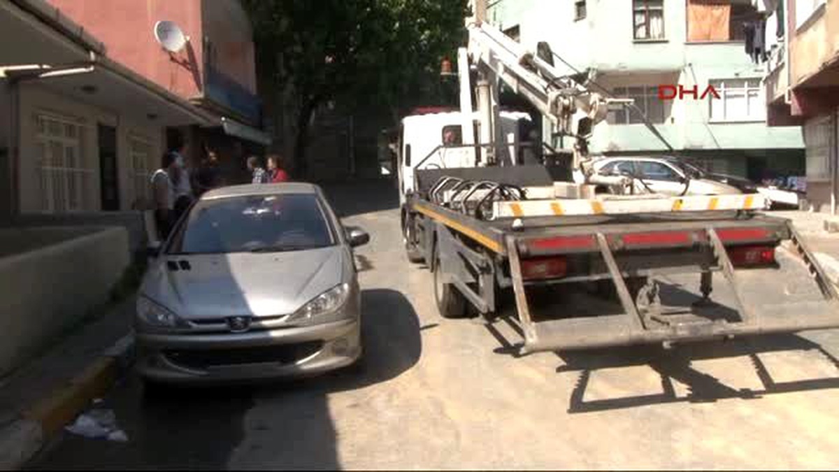 Beyoğlu\'nda Şüpheli Bir Araçta Uzun Namlulu Silah ile Pompalı Tüfek Bulundu