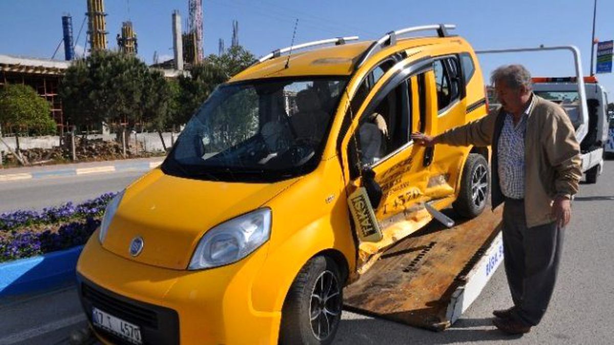 Biga\'da Trafik Kazası; 2 Yaralı