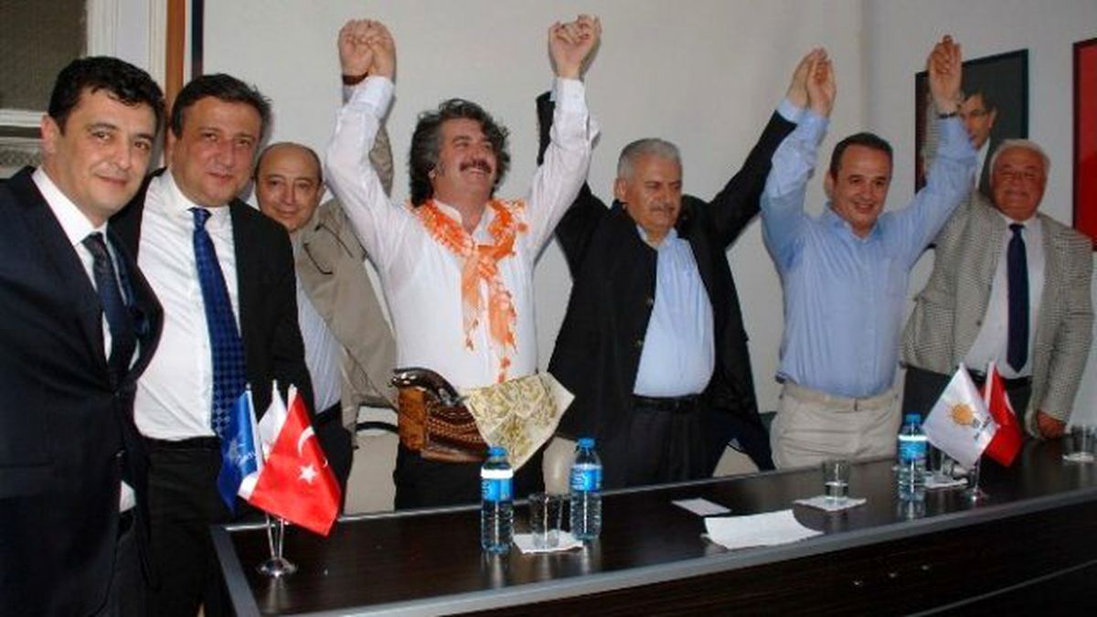 Binali Yıldırım Tire\'de Seçmenle Buluştu