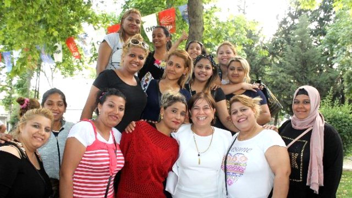 CHP\'li Türkmen, Romanlara Söz Verdi