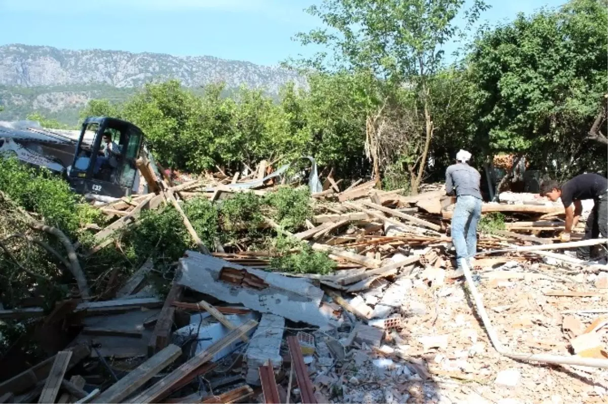 Çıralı\'da Sezon Öncesi Yıkıma Tepki