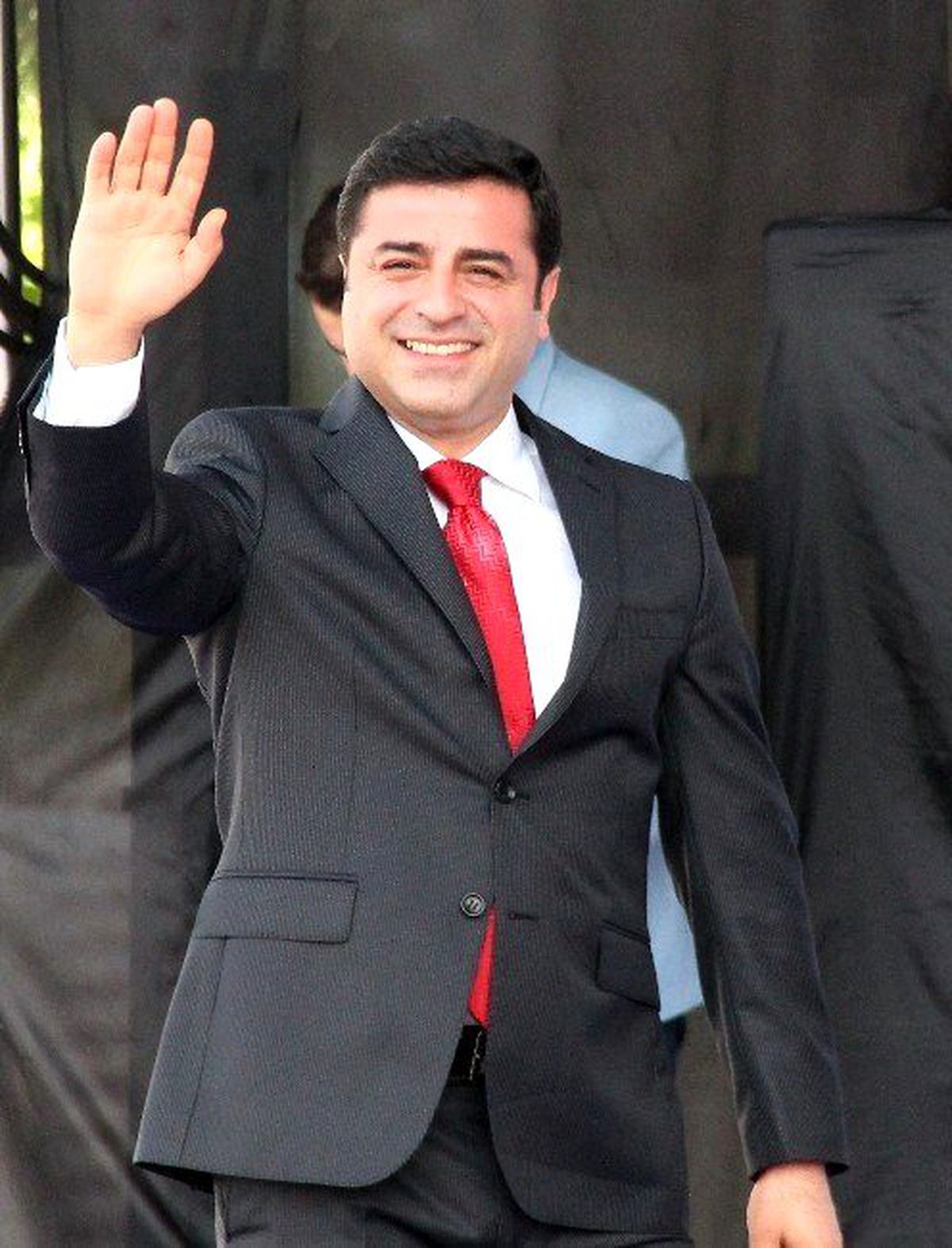 Demirtaş\'ın Evine Polis Baskını