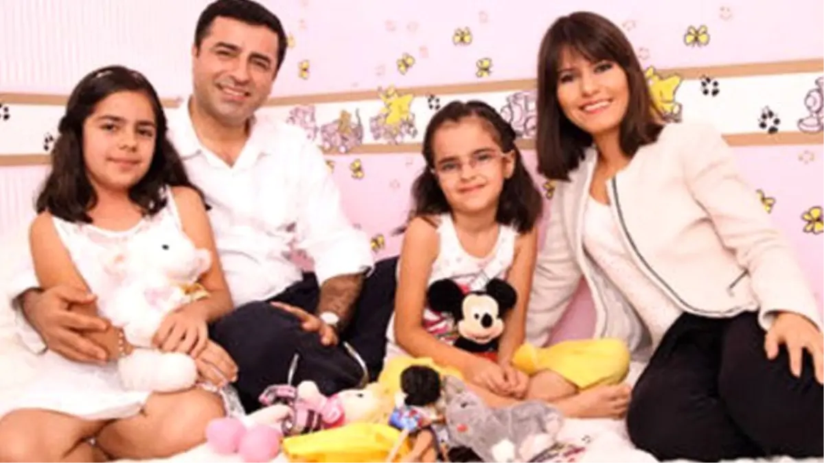 Demirtaş\'ın Evini Aramak İsteyen Polislerden İlginç Sözler