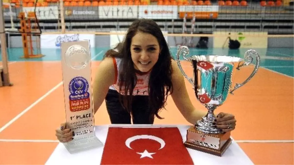 Eczacıbaşı Vitra Oyuncuları Zirvede Kalmak İstiyor