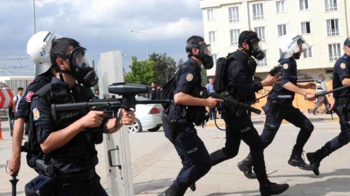 Muğla ve Gaziantep\'te Karşıt Görüşlü Öğrenciler Arasında Gerginlik