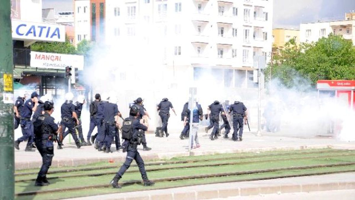 Gaziantep Üniversitesi\'nde Karşıt Görüşlü Öğrenciler Arasında Kavga