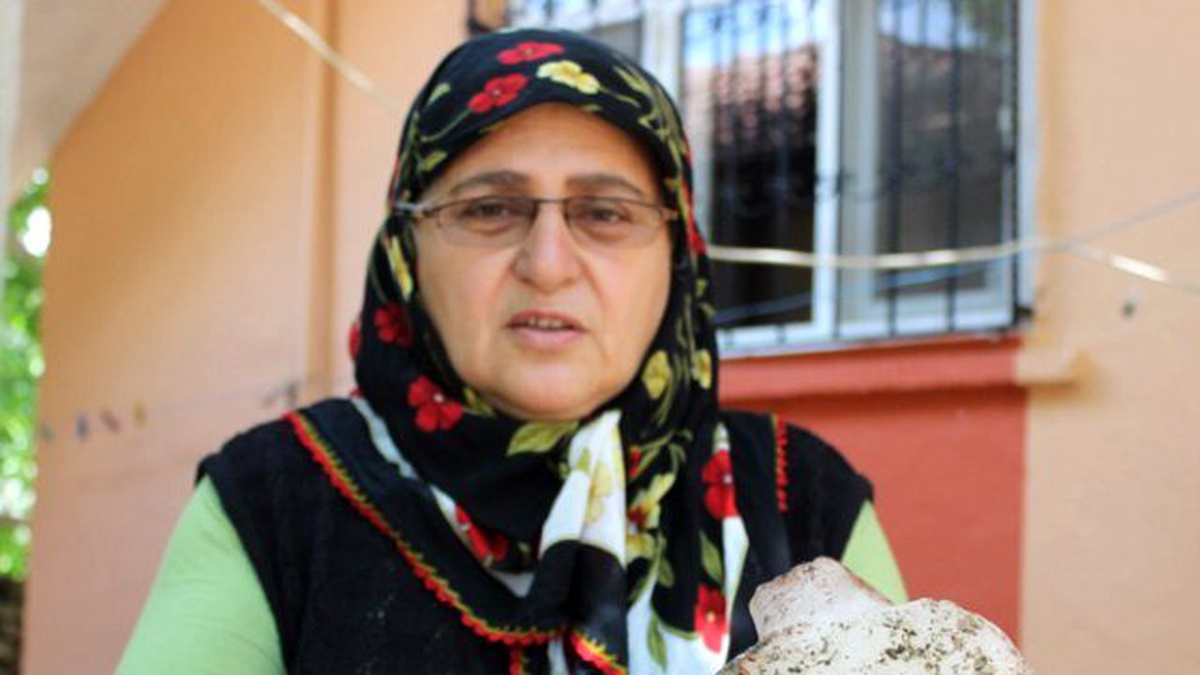 Gökten Buz Kütlesi Düştü, Evin Çatısı Parçalandı