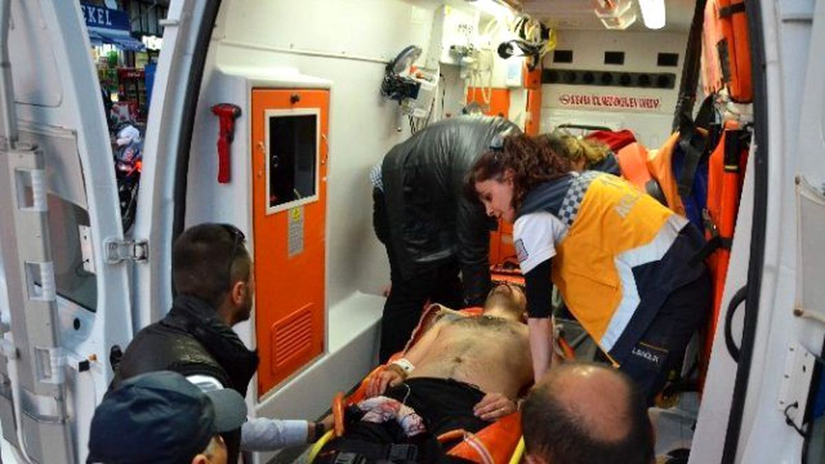İki Esnaf Komşu Arasında Silahlı Çatışma: 3 Yaralı