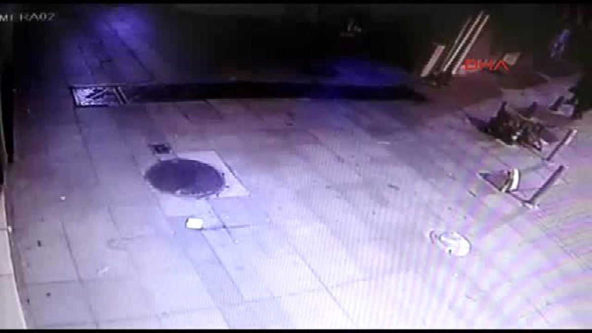 Kadıköy\'de Bahadır Grammeşin\'in Hayatını Kaybettiği Kavga Güvenlik Kamerasında