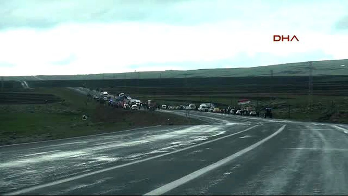 Kars- Ardahan Karayolunda Kaza: 6 Ölü