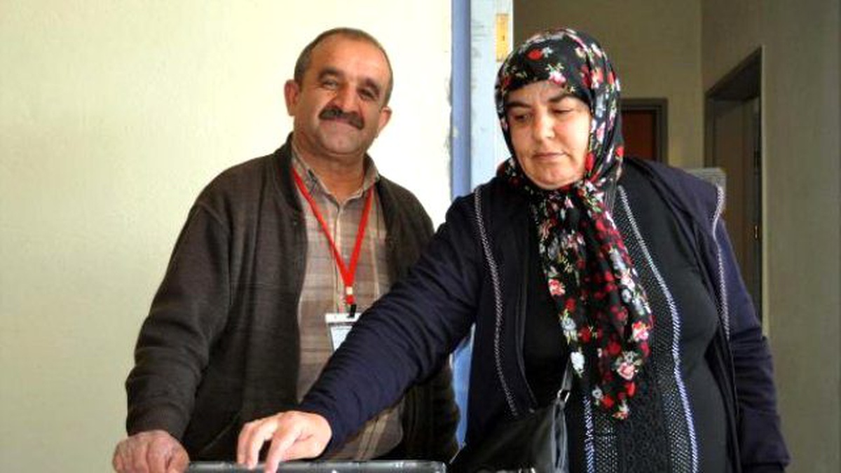 Kayseri Erkilet Havalimanı\'nda Oylarını Kullandılar