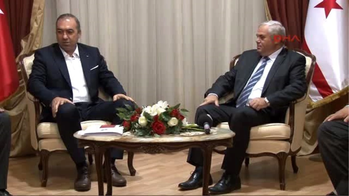KKTC Başbakanı ile Kıbrıs Türk Futbol Federasyonu Başkanı Bir Araya Geldi