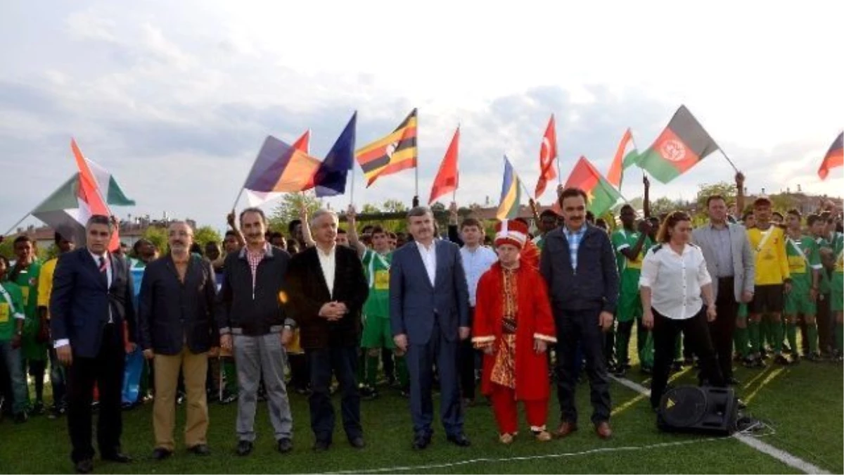Konya\'da Uluslararası Öğrenci Futbol Turnuvası Yapılıyor