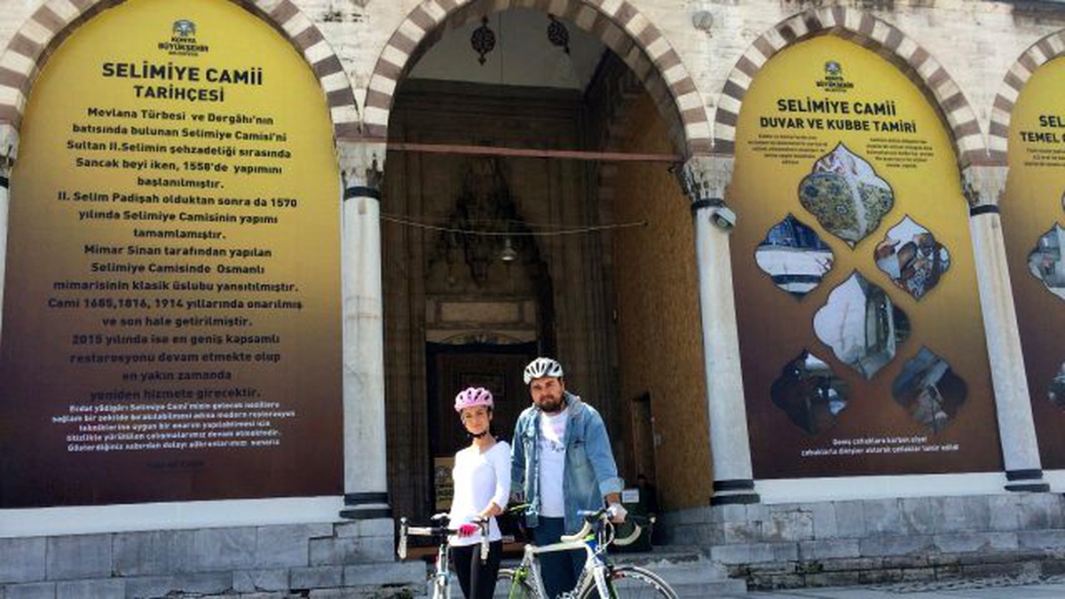 Konya\'nın Turistik Yerleri Bisikletle Geziliyor