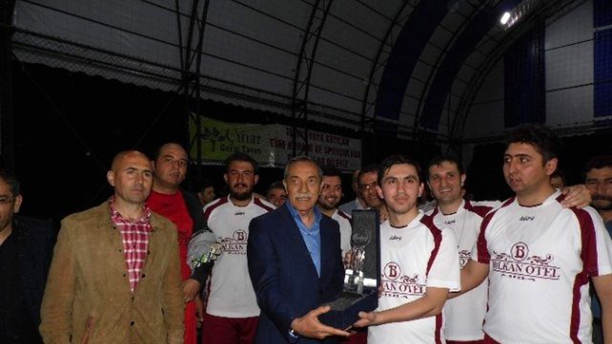 Kurumlar Arası Halı Saha Turnuvasında Şampiyon Myo Oldu