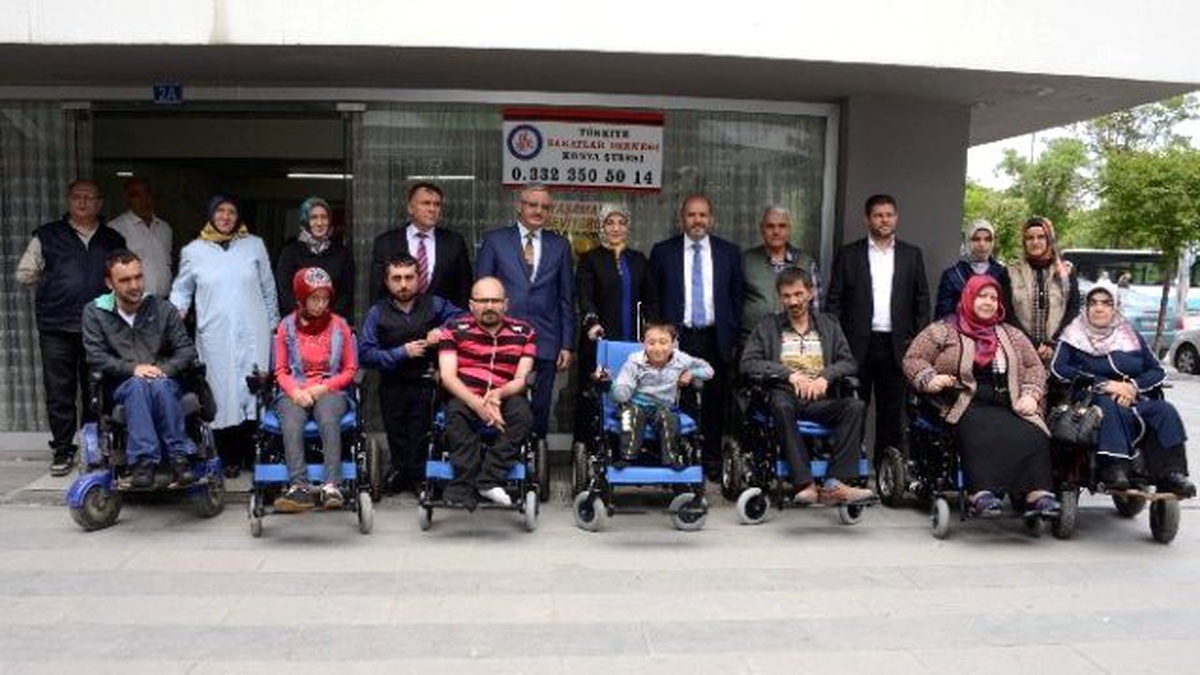 Meram Belediyesi\'nden Engellilere 10 Akülü Araç